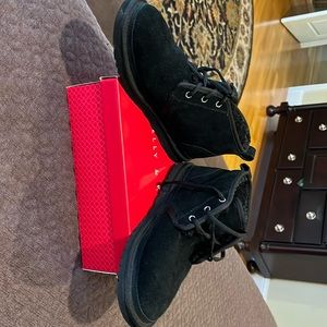 Women’s Ugg Neumel boots ! Size 10 , black